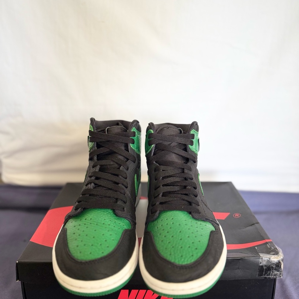 AUTHENTIC Jordan 1 Retro OG High Pine Green 2.0 size 8 555088-030 2020 PRE-OWNED - Picture 7 of 9